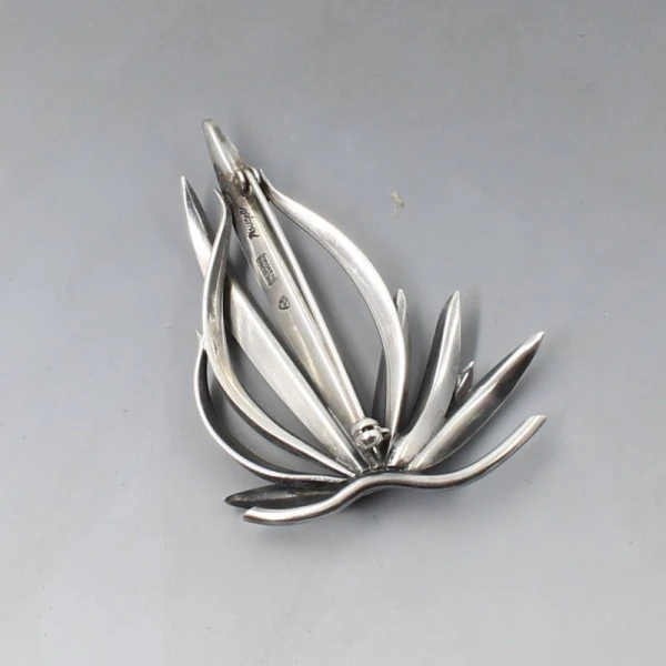 北欧ヴィンテージ　デンマーク Gertrude Engel ボタニカルブローチ Anton Michelsen / Gertrude Engel Rougie Silver Brooch